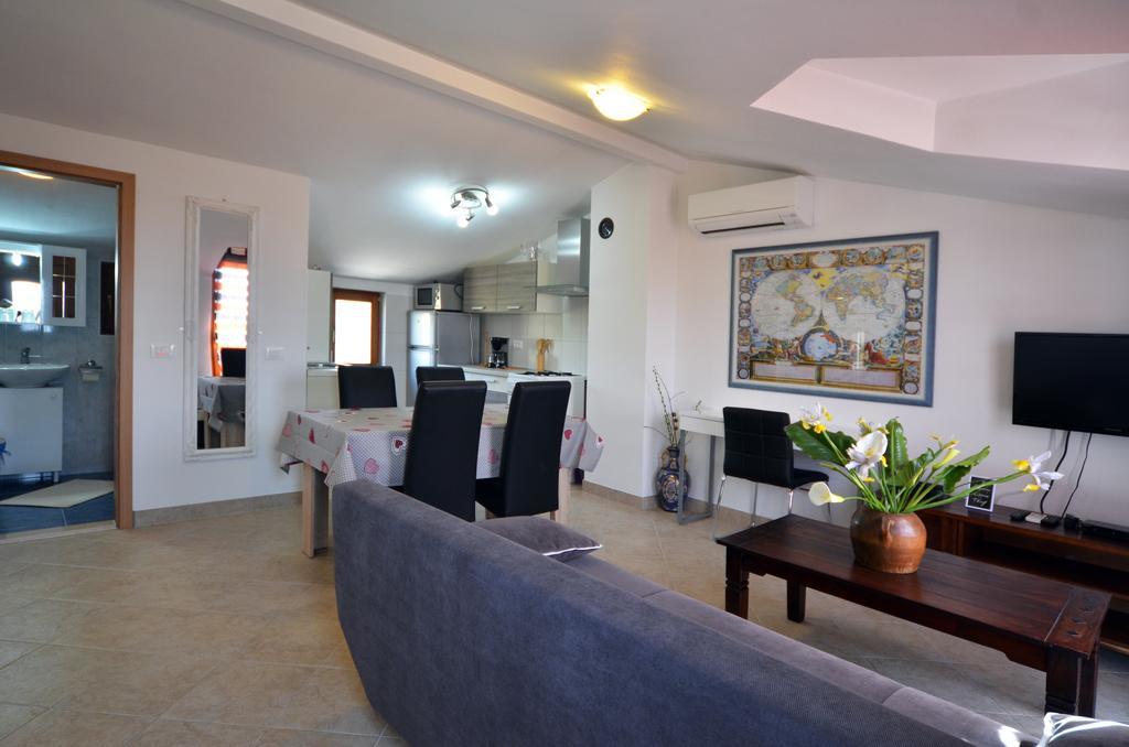 Ana & Mauricio Apartment Rovinj Exterior photo